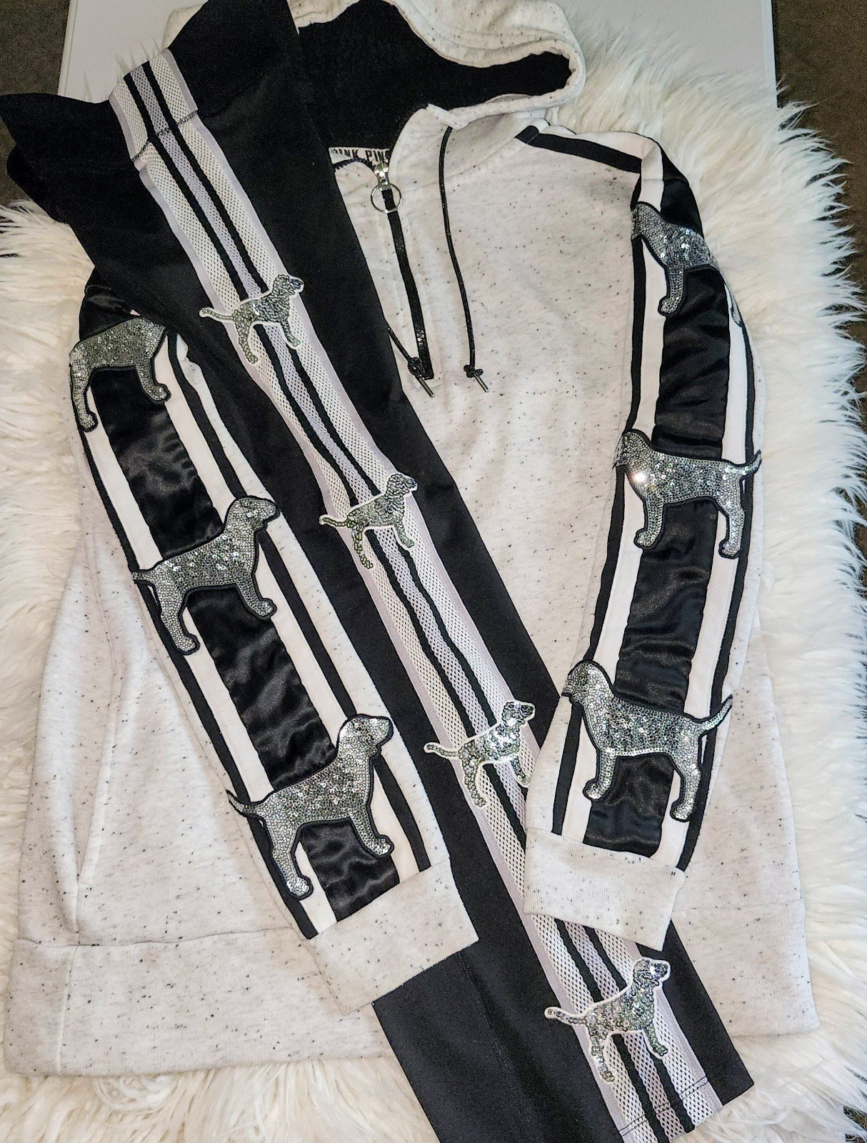 Very rare htf med cozy leggings, hoodie small oversized pit to pit 22in - Image 5