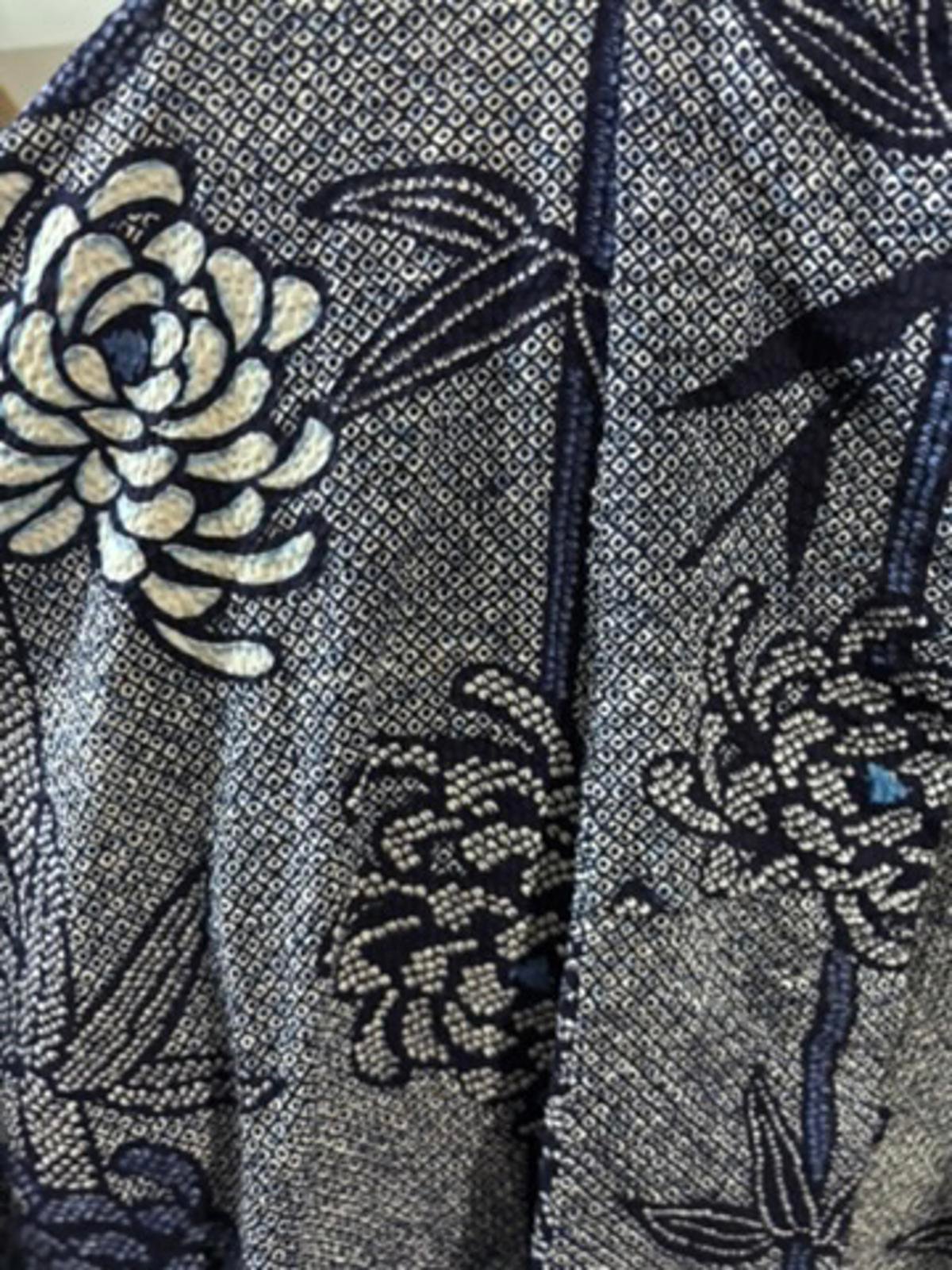 Vintage Indigo Blue Floral Japanese Kimono Robe - Image 2