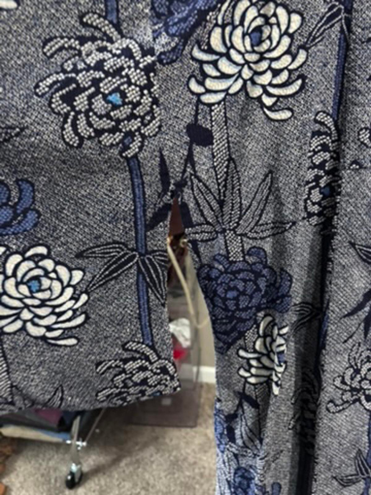 Vintage Indigo Blue Floral Japanese Kimono Robe - Image 3