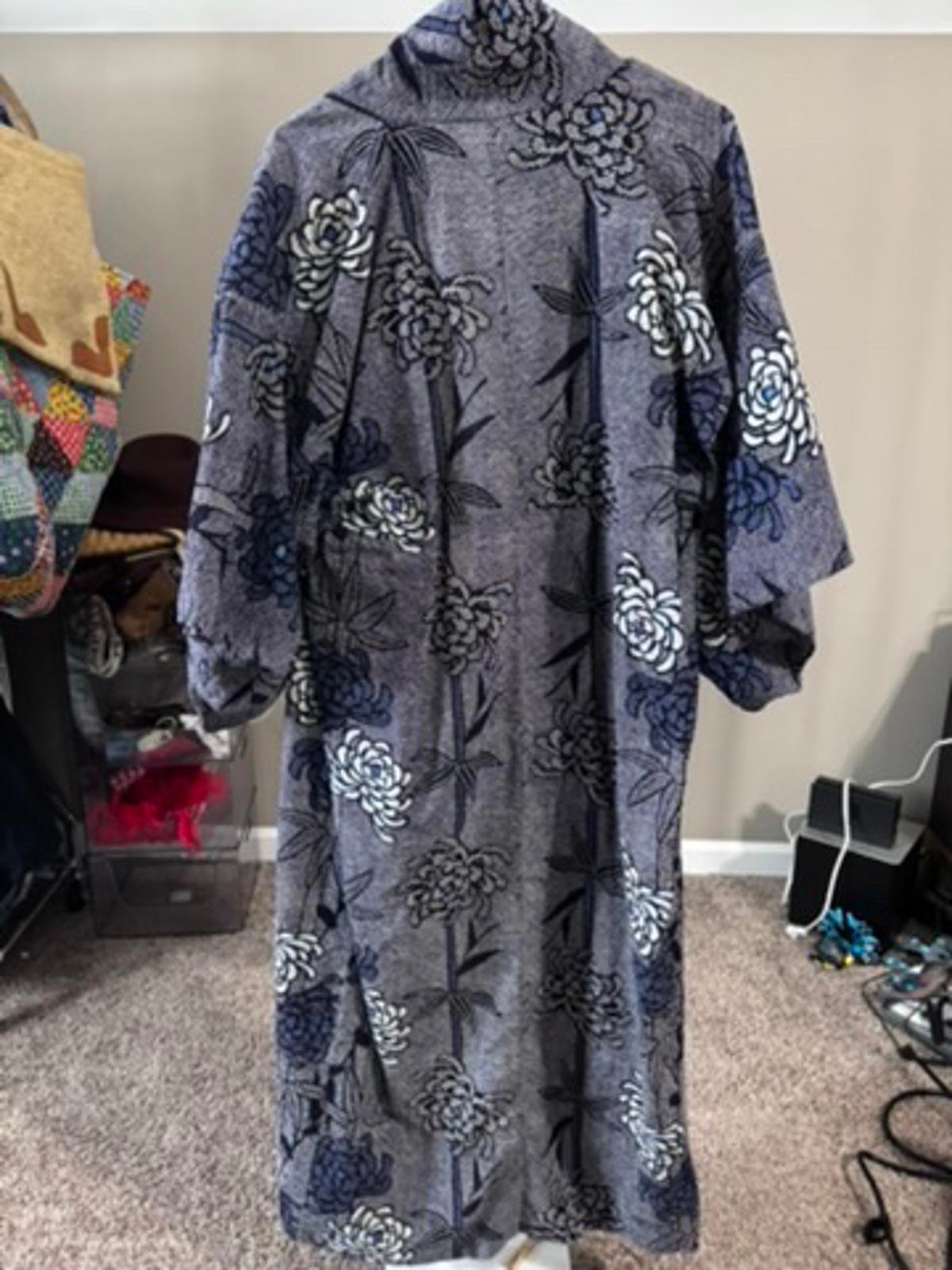 Vintage Indigo Blue Floral Japanese Kimono Robe - Image 6