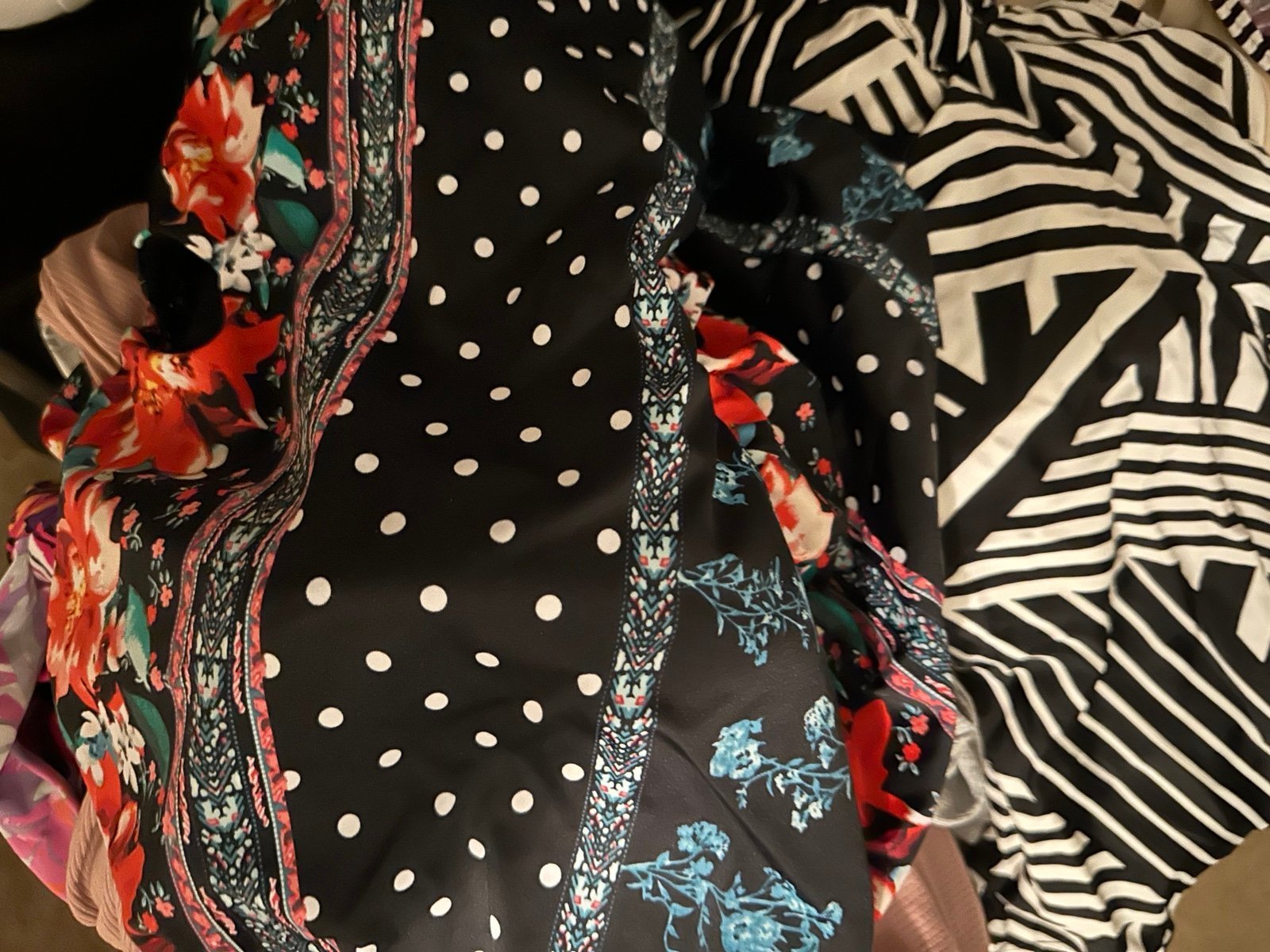 Bundle of Women’s Plus Size Clothing (20 pieces) - Image 2