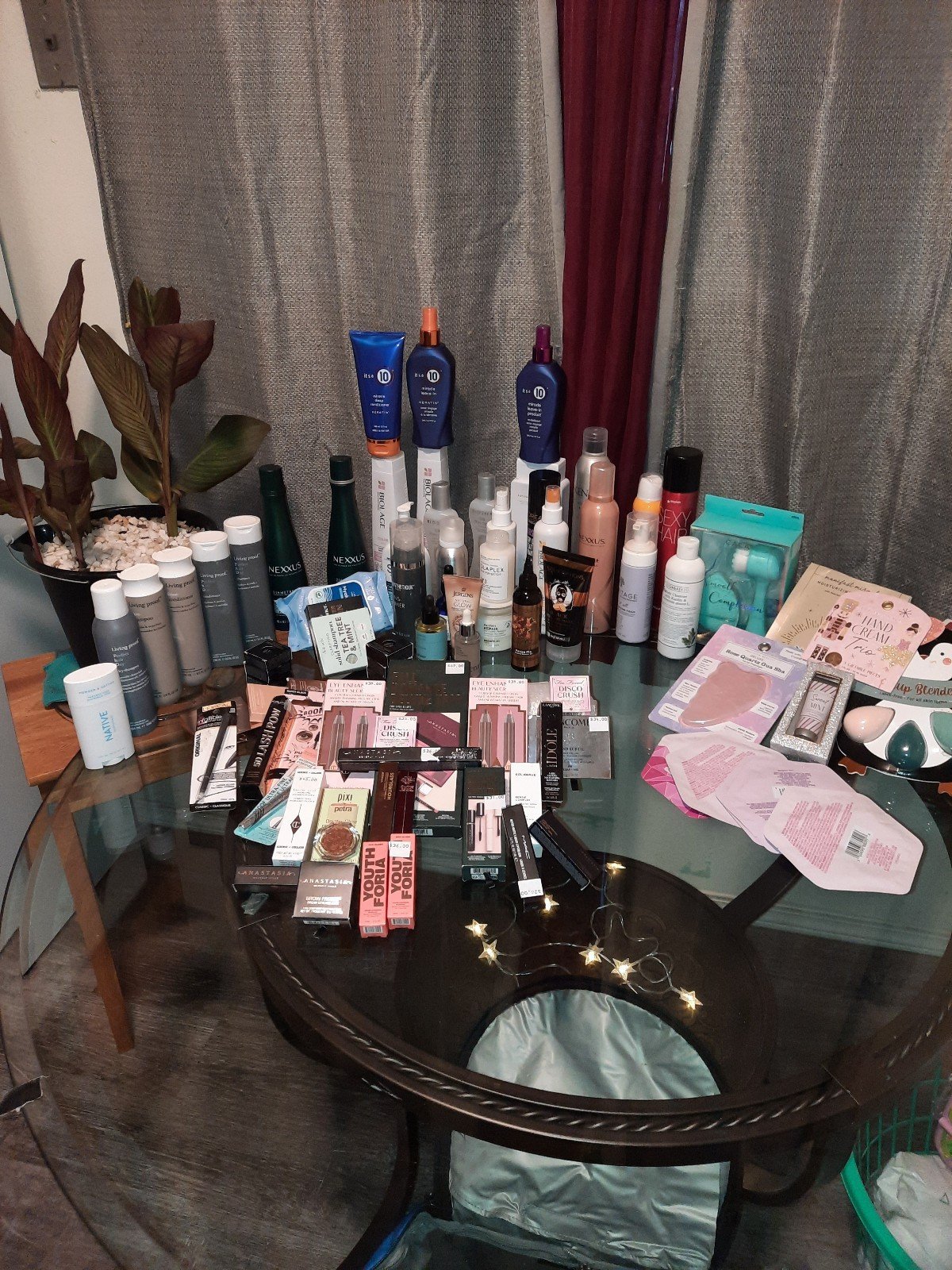 Makup high end& medium end, hair products high end. Face and body.