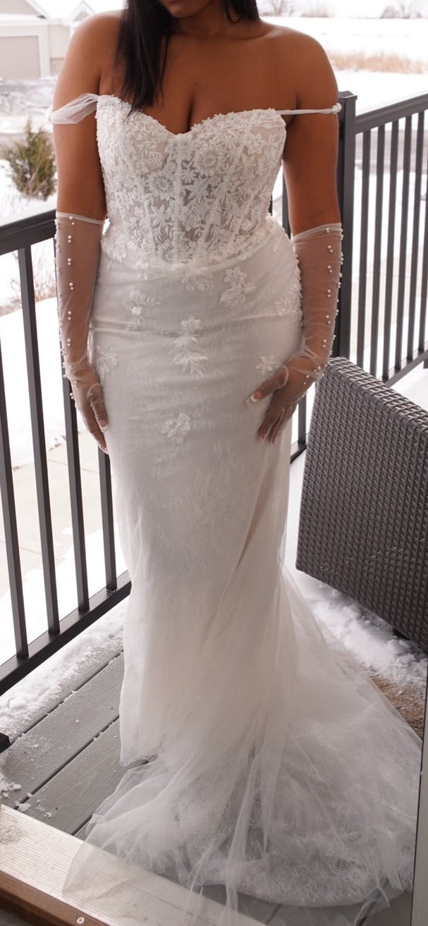 NEW Wedding Dress - Image 2