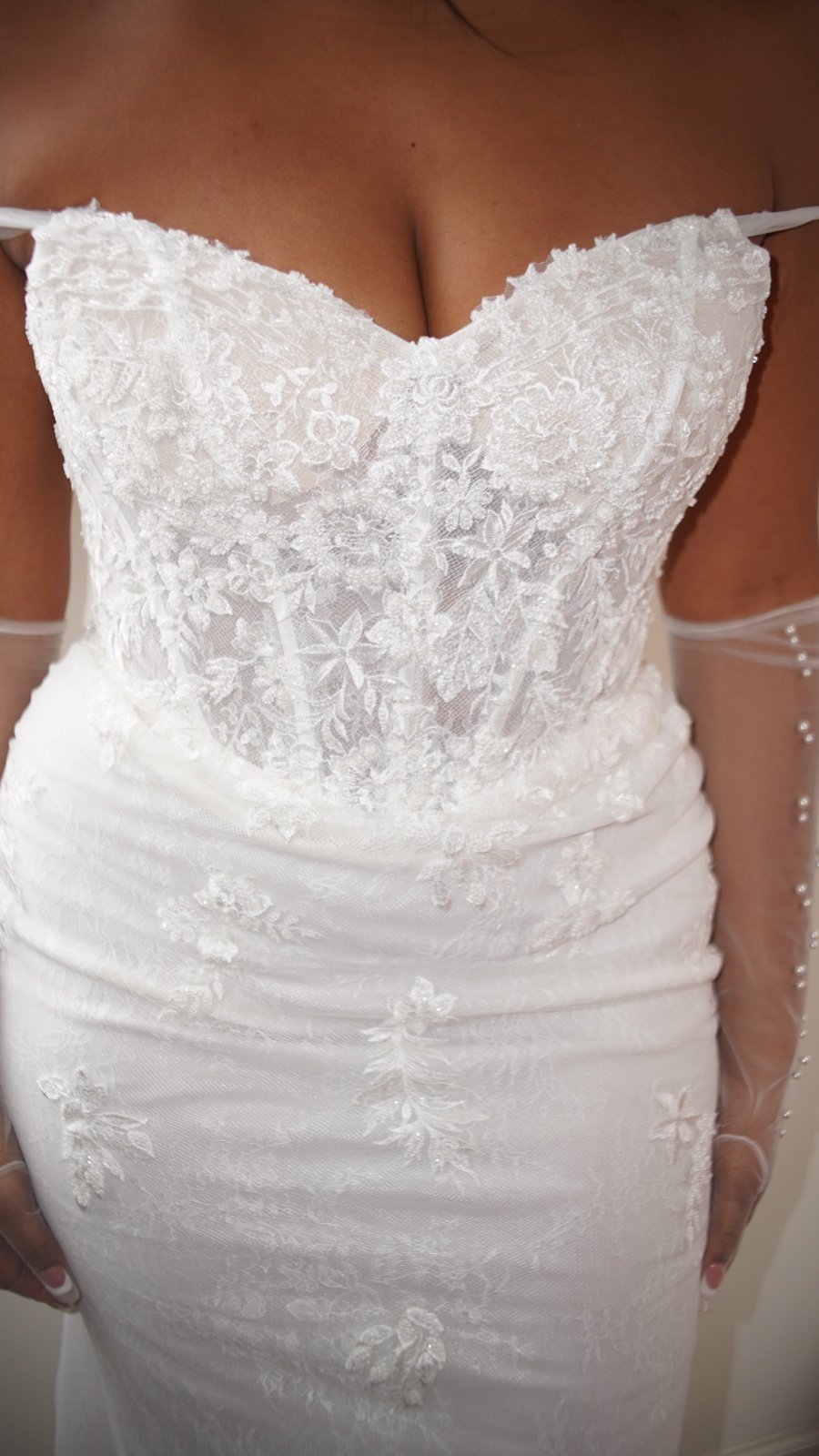 NEW Wedding Dress - Image 4