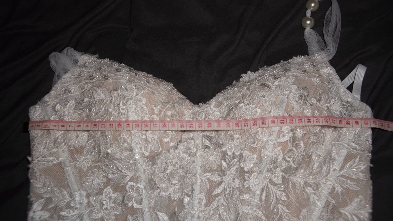NEW Wedding Dress - Image 9